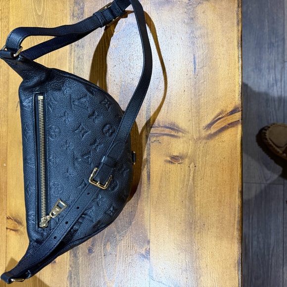 Louis Vuitton Empreinte Bumbag - Picture 5 of 9